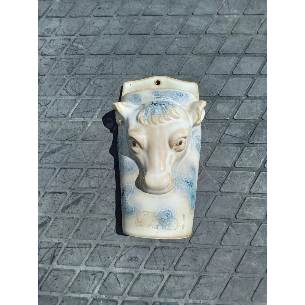 Vintiage wall pocket Cow